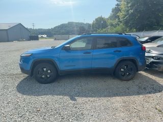 2017 Jeep Cherokee Altitude - Exterior Side Driver Image